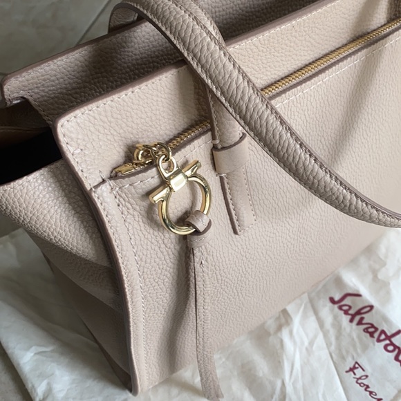 Ferragamo Amy Tote - Picture 2 of 9